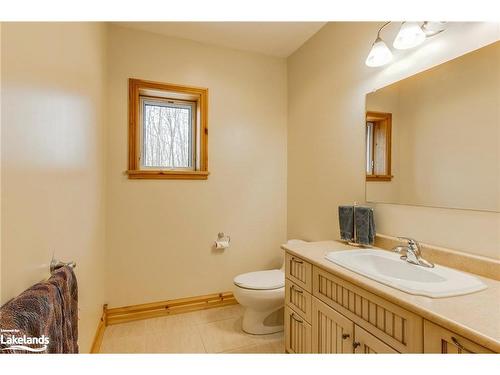 1702 Methodist Point, Tiny, ON - Indoor Photo Showing Bathroom