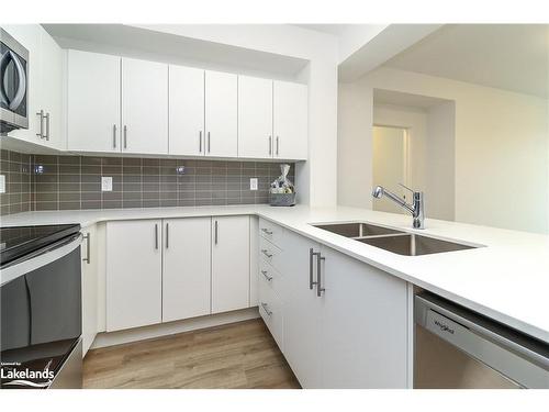 216-4 Kimberley Lane, Collingwood, ON - Indoor Photo Showing Kitchen With Double Sink