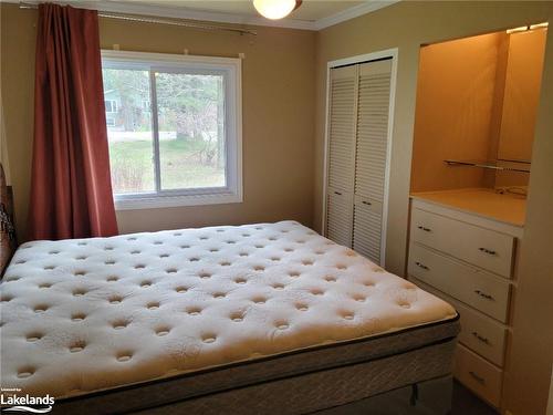 76 Hanes Road, Huntsville, ON - Indoor Photo Showing Bedroom