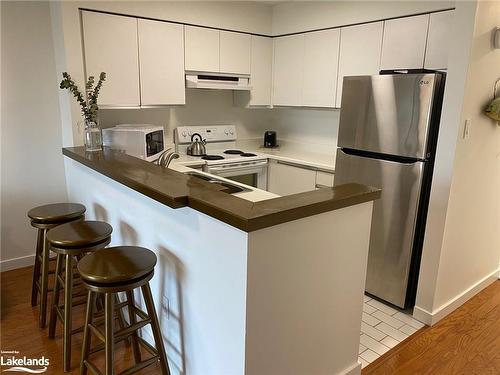 109-10 Ramblings Way, Collingwood, ON - Indoor Photo Showing Kitchen