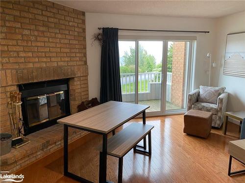 109-10 Ramblings Way, Collingwood, ON - Indoor Photo Showing Living Room With Fireplace