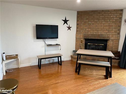 109-10 Ramblings Way, Collingwood, ON - Indoor Photo Showing Living Room With Fireplace