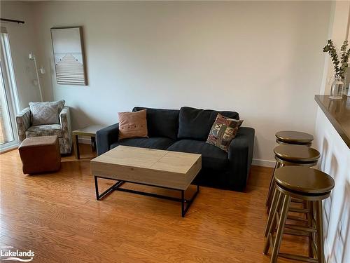 109-10 Ramblings Way, Collingwood, ON - Indoor Photo Showing Living Room