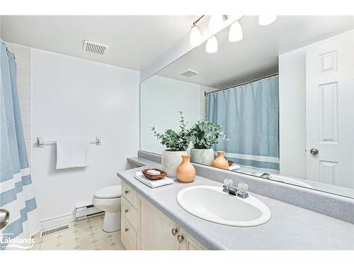 402 Mariners Way, Collingwood, ON - Indoor Photo Showing Bathroom
