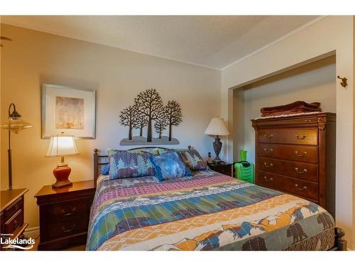 11 Meadow Park Drive, Huntsville, ON - Indoor Photo Showing Bedroom