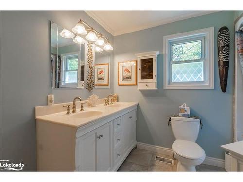11 Meadow Park Drive, Huntsville, ON - Indoor Photo Showing Bathroom