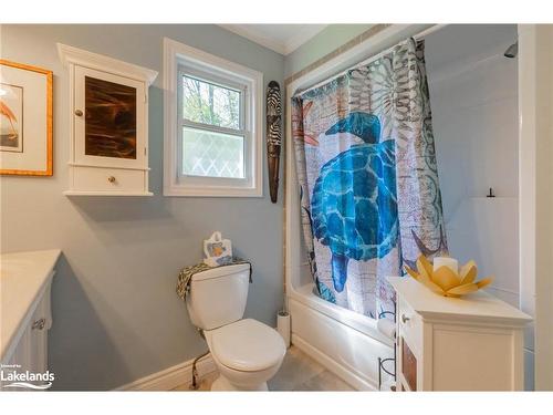 11 Meadow Park Drive, Huntsville, ON - Indoor Photo Showing Bathroom