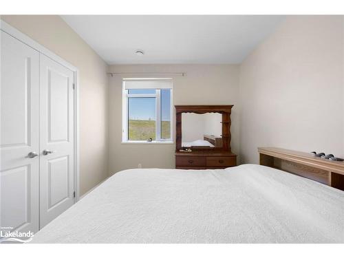 204-20B Silver Birch Court, Parry Sound, ON - Indoor Photo Showing Bedroom