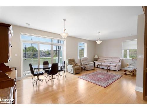 204-20B Silver Birch Court, Parry Sound, ON - Indoor Photo Showing Living Room