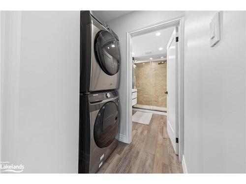 194 Charles Street, Midland, ON - Indoor Photo Showing Laundry Room