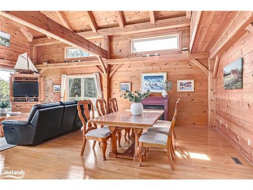 9197 County Road 91 Road, Clearview, ON - Indoor Photo Showing Dining Room