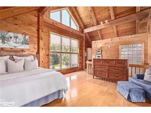 9197 County Road 91 Road, Clearview, ON - Indoor Photo Showing Bedroom