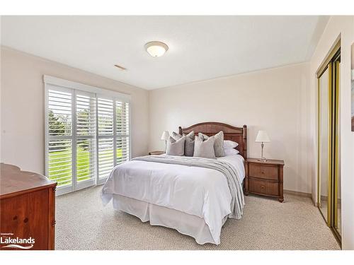 9197 County Road 91 Road, Clearview, ON - Indoor Photo Showing Bedroom