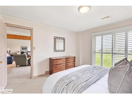 9197 County Road 91 Road, Clearview, ON - Indoor Photo Showing Bedroom