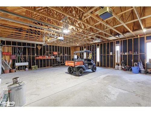 9197 County Road 91 Road, Clearview, ON - Indoor Photo Showing Garage