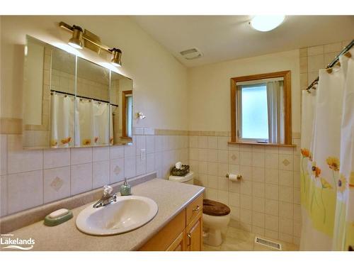 64 47Th Street S, Wasaga Beach, ON - Indoor Photo Showing Bathroom