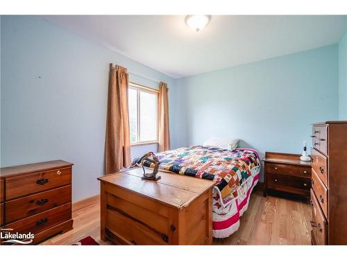 230 Elizabeth Street, Midland, ON - Indoor Photo Showing Bedroom