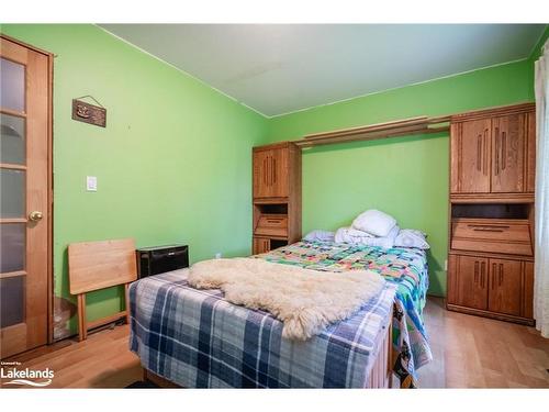 230 Elizabeth Street, Midland, ON - Indoor Photo Showing Bedroom