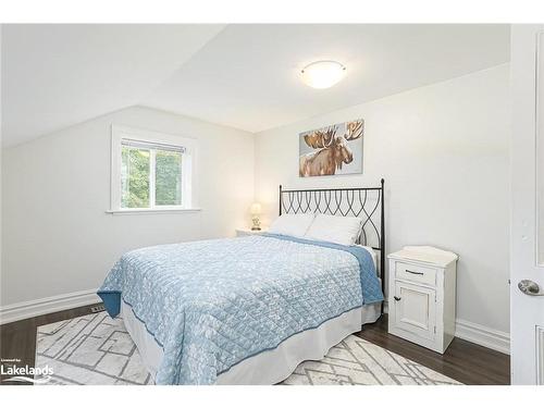 48 Paterson Street, Collingwood, ON - Indoor Photo Showing Bedroom