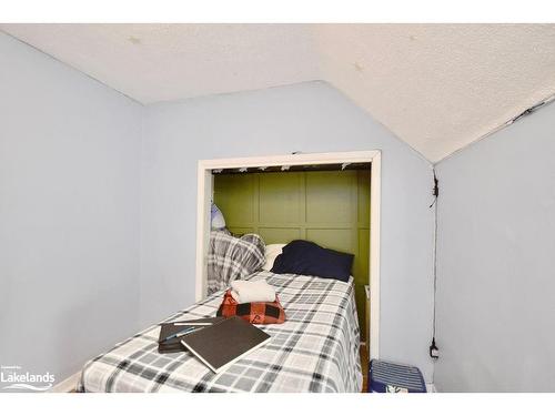 104 Penetang Street, Orillia, ON - Indoor Photo Showing Bedroom