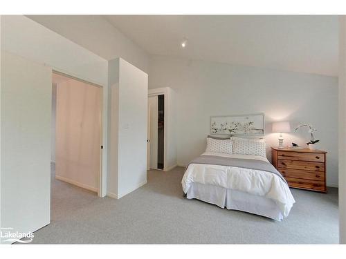 21 Barker Boulevard, Collingwood, ON - Indoor Photo Showing Bedroom