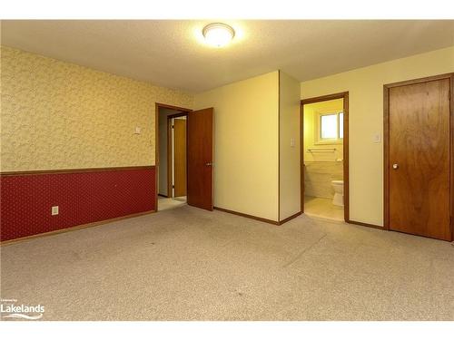 212 39Th Street S, Wasaga Beach, ON - Indoor Photo Showing Other Room