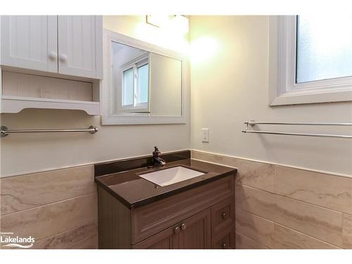 212 39Th Street S, Wasaga Beach, ON - Indoor Photo Showing Bathroom