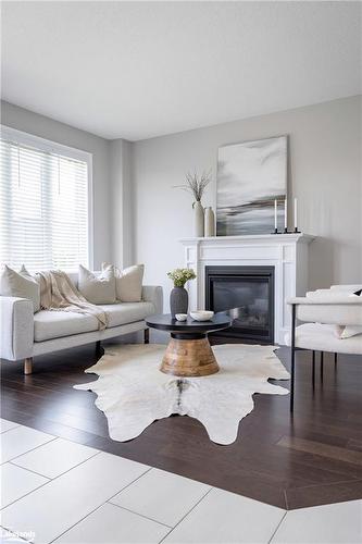 74 Lockerbie Crescent, Collingwood, ON - Indoor Photo Showing Living Room With Fireplace