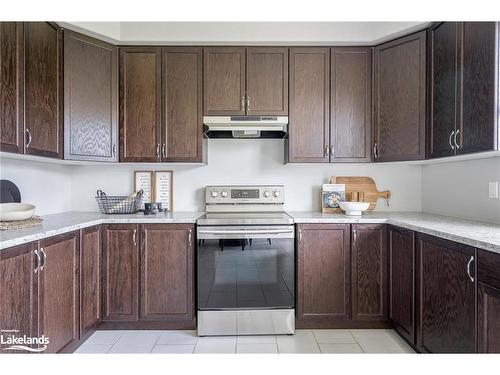 74 Lockerbie Crescent, Collingwood, ON - Indoor Photo Showing Kitchen