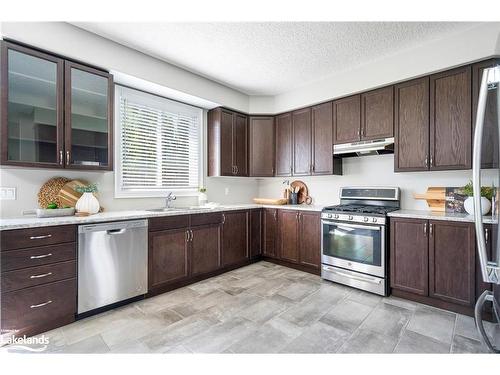 89 Lockerbie Crescent, Collingwood, ON - Indoor Photo Showing Kitchen With Stainless Steel Kitchen