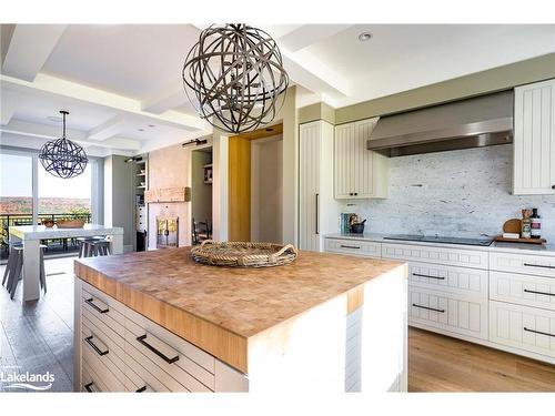 717380 1St Line E, Mulmur, ON - Indoor Photo Showing Kitchen With Upgraded Kitchen