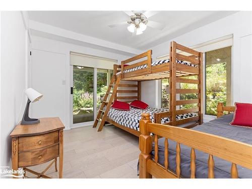 1221 Osborne Point Road, Dwight, ON - Indoor Photo Showing Bedroom