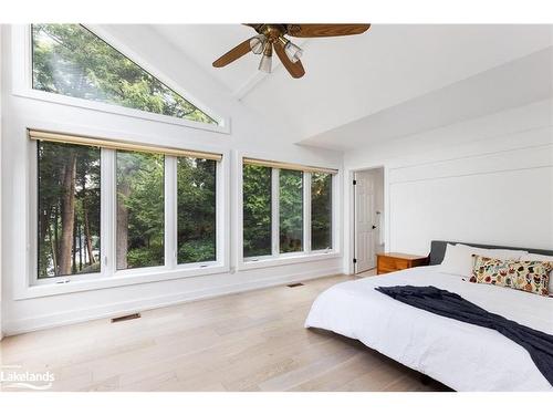 1221 Osborne Point Road, Dwight, ON - Indoor Photo Showing Bedroom