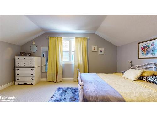 58 Hughes Street, Collingwood, ON - Indoor Photo Showing Bedroom