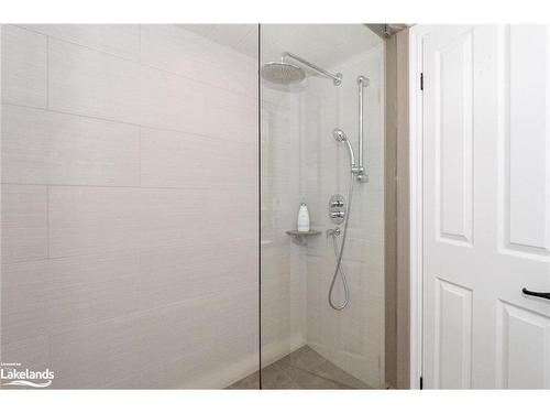 207-10 Coveside Drive, Huntsville, ON - Indoor Photo Showing Bathroom