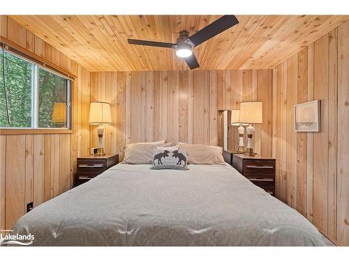 11120 St. Margarets Island, Algonquin Highlands, ON - Indoor Photo Showing Bedroom