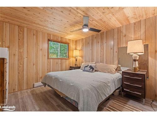 11120 St. Margarets Island, Algonquin Highlands, ON - Indoor Photo Showing Bedroom