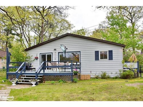 76 32Nd Street S, Wasaga Beach, ON - Outdoor With Deck Patio Veranda With Exterior
