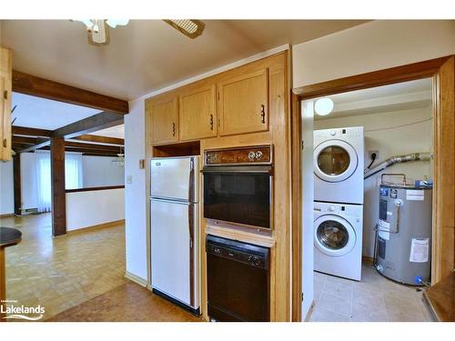 76 32Nd Street S, Wasaga Beach, ON - Indoor Photo Showing Laundry Room