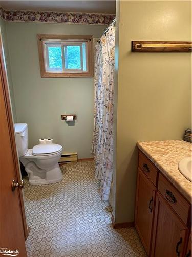 76 32Nd Street S, Wasaga Beach, ON - Indoor Photo Showing Bathroom