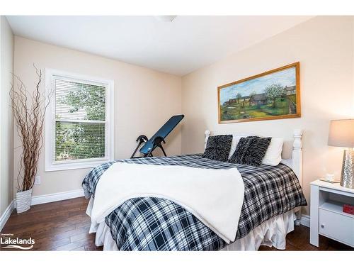556 Hurontario Street, Collingwood, ON - Indoor Photo Showing Bedroom