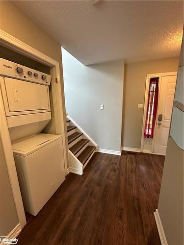 62 Arthur Avenue, Barrie, ON - Indoor Photo Showing Laundry Room