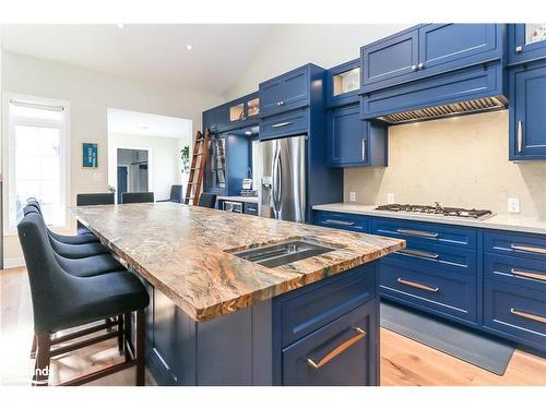 37 Callary Crescent, Collingwood, ON - Indoor Photo Showing Kitchen With Upgraded Kitchen