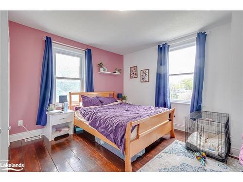 682 8Th Street, Owen Sound, ON - Indoor Photo Showing Bedroom