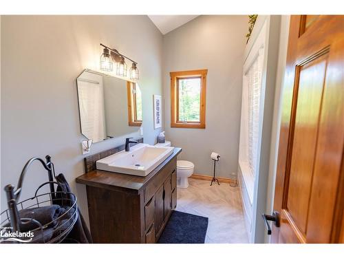 1107 Falkenburg Road, Bracebridge, ON - Indoor Photo Showing Bathroom