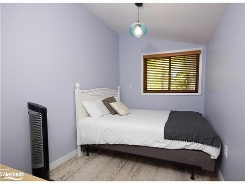 1095 Peter Road, Bracebridge, ON - Indoor Photo Showing Bedroom