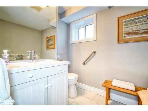 17 Reid Crescent, Collingwood, ON - Indoor Photo Showing Bathroom