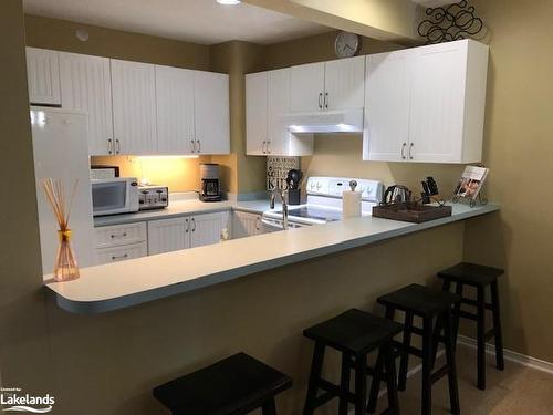 21-146 Settlers Way, The Blue Mountains, ON - Indoor Photo Showing Kitchen