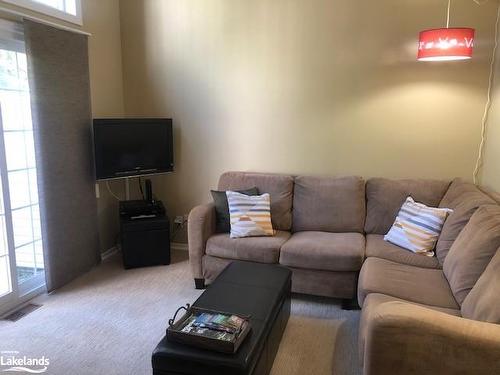 21-146 Settlers Way, The Blue Mountains, ON - Indoor Photo Showing Living Room