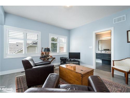 16 Wheelhouse Crescent, Collingwood, ON - Indoor Photo Showing Living Room
